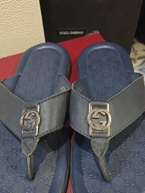Gucci Men's Navy Leather Logo Thong Sandals